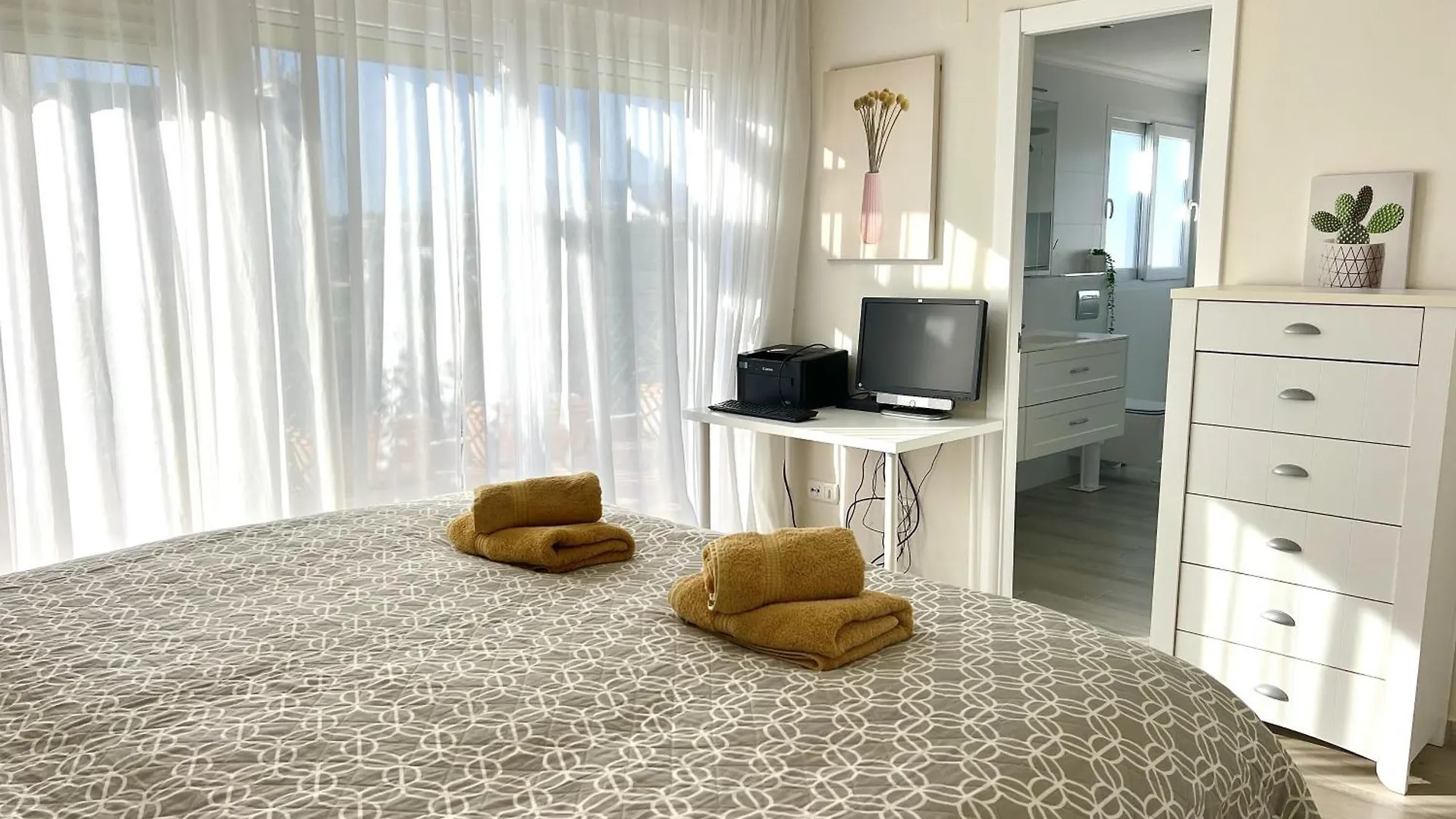 Mi Capricho Beachfront Penthouse With Terrace And Sea View Sitio de Calahonda Spanien