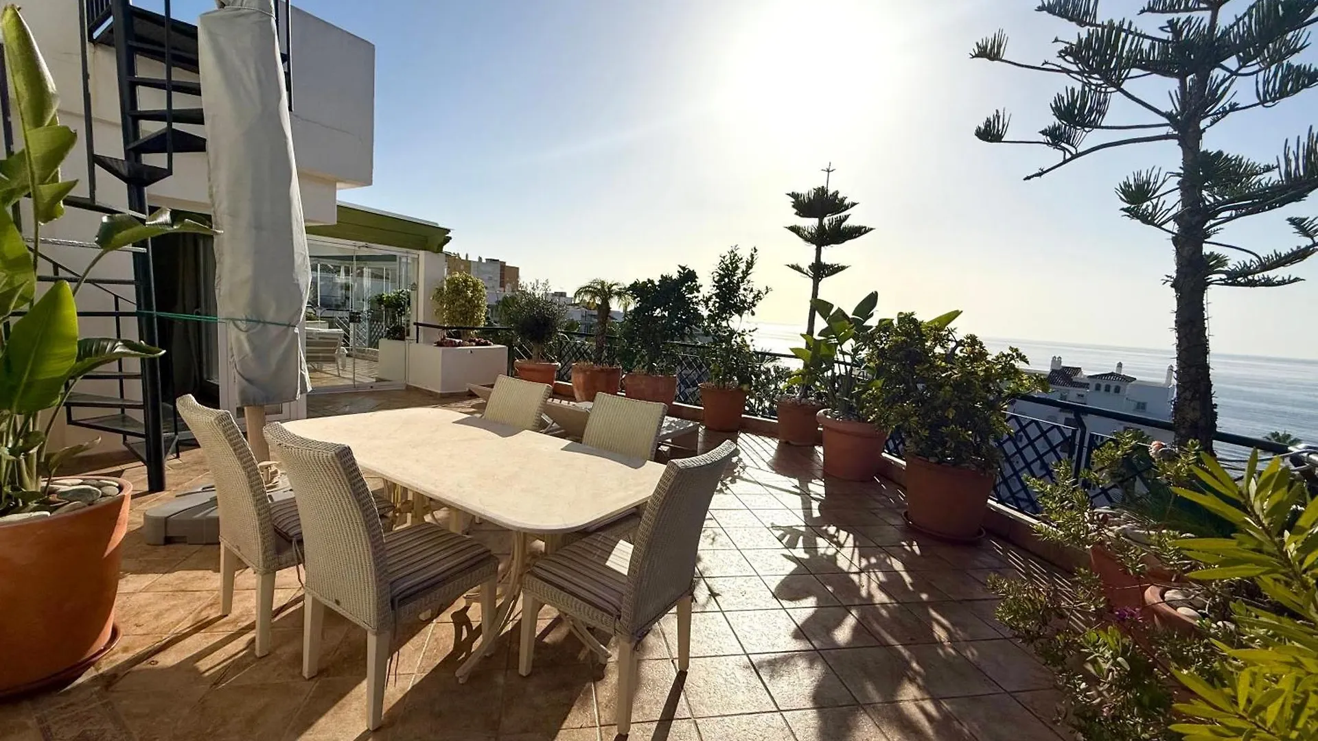 Mi Capricho Beachfront Penthouse With Terrace And Sea View Sitio de Calahonda