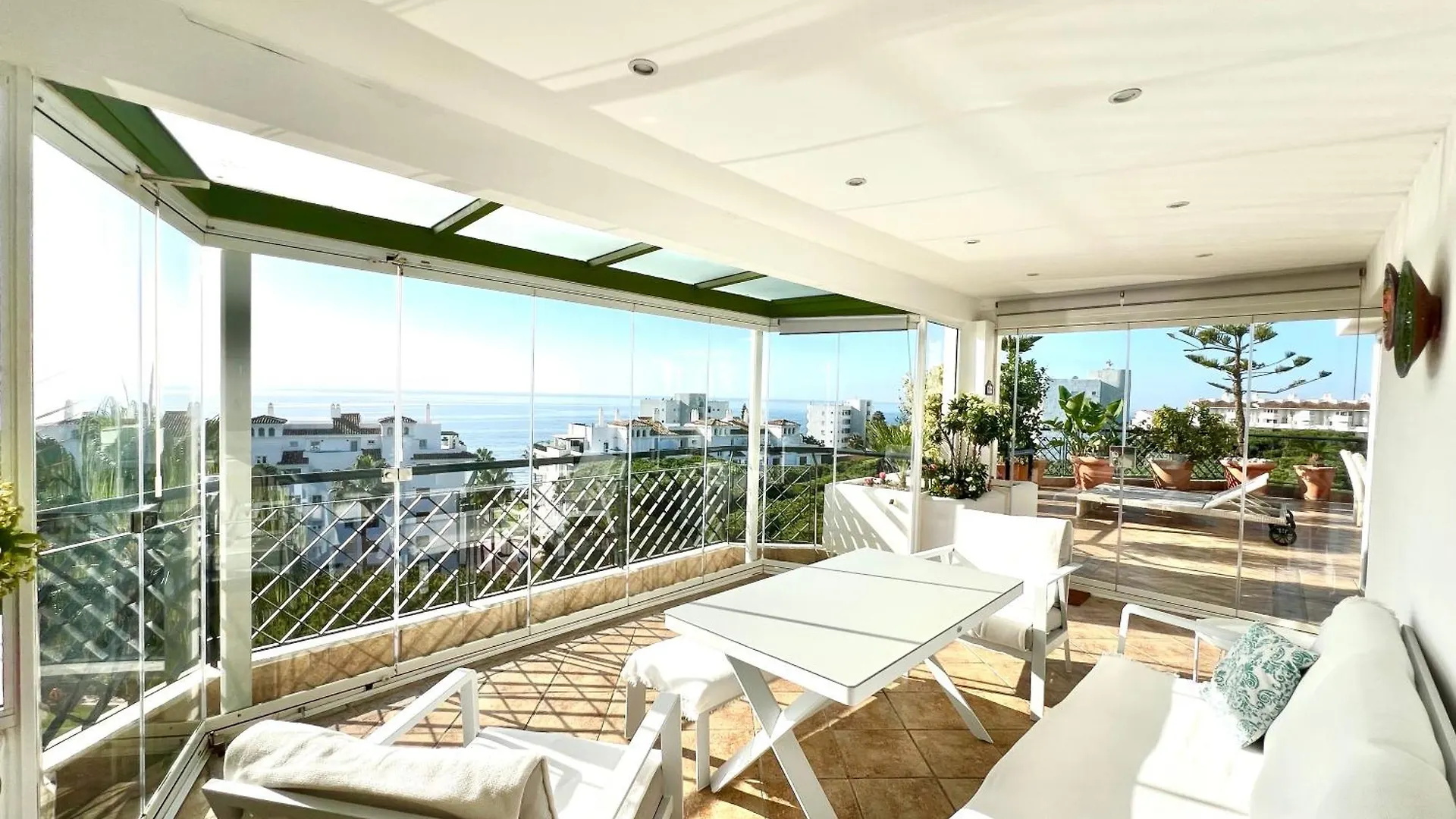 Mi Capricho Beachfront Penthouse With Terrace And Sea View Sitio de Calahonda Apartment