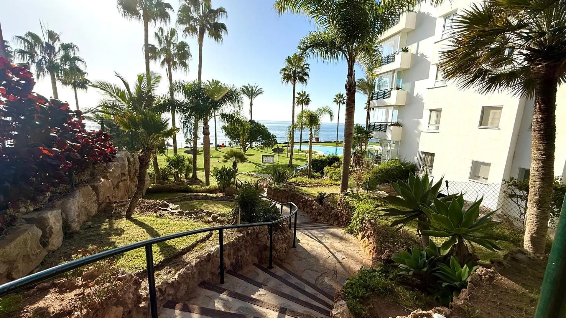 Mi Capricho Beachfront Penthouse With Terrace And Sea View Sitio de Calahonda Spain