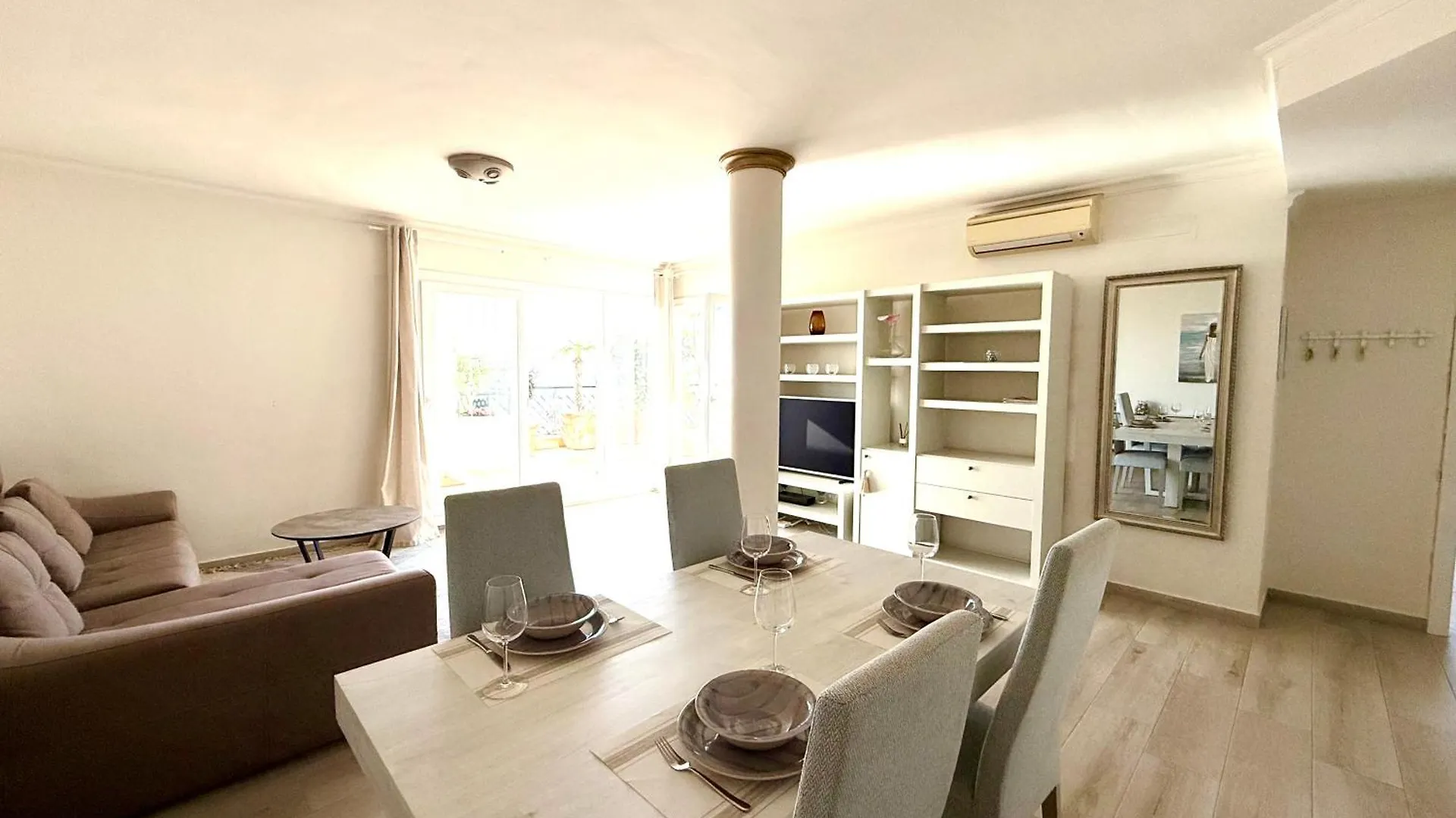 Apartment Mi Capricho Beachfront Penthouse With Terrace And Sea View Sitio de Calahonda