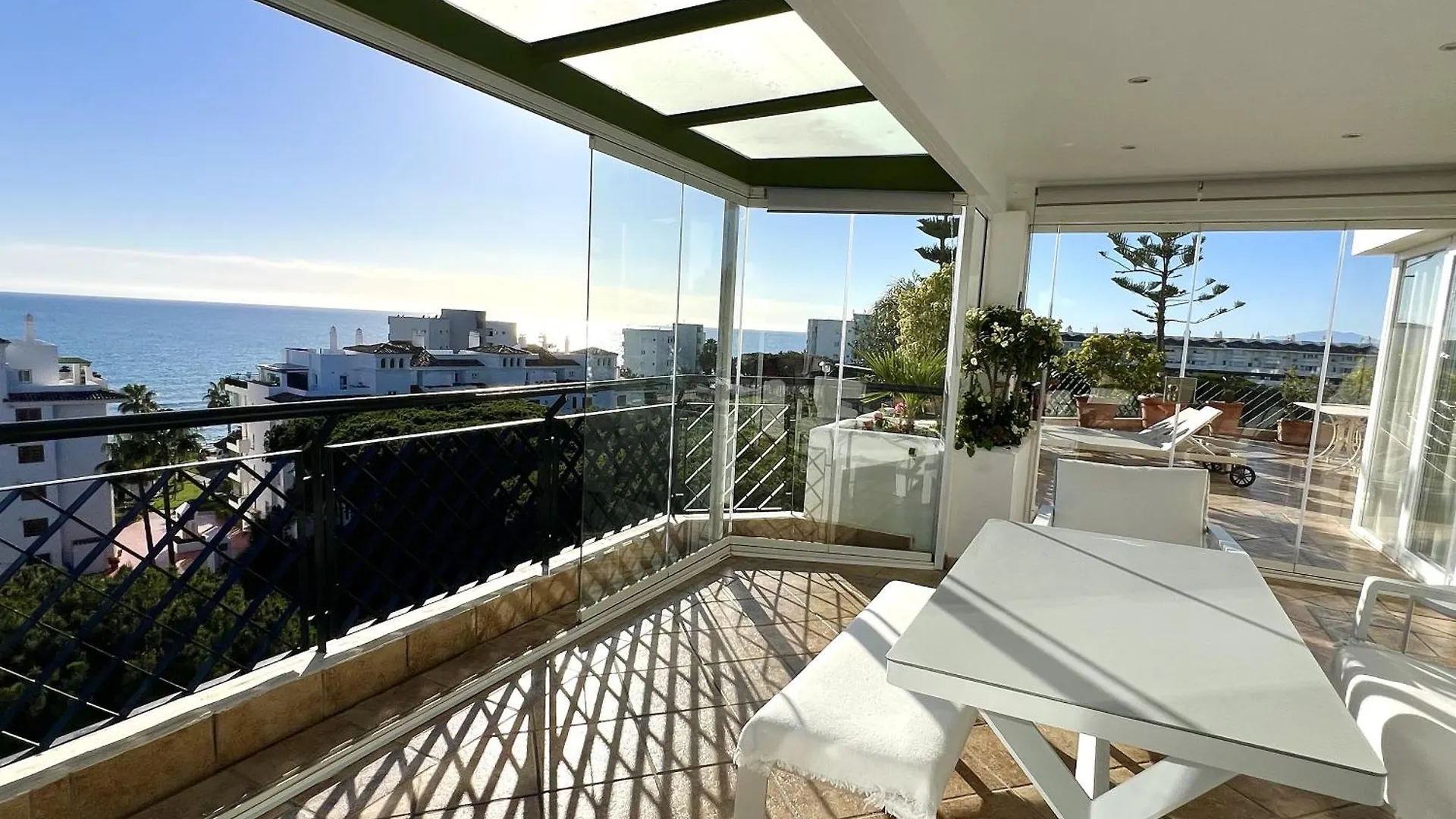 Mi Capricho Beachfront Penthouse With Terrace And Sea View Sitio de Calahonda Spain