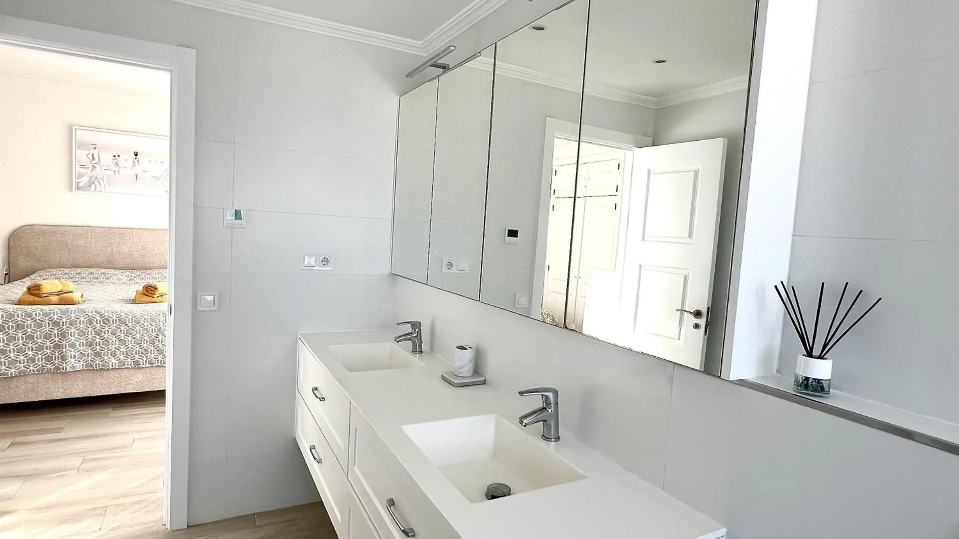 Mi Capricho Beachfront Penthouse With Terrace And Sea View Sitio de Calahonda Spain